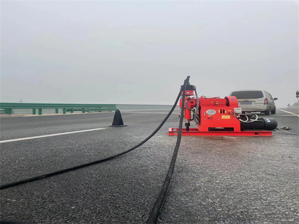 双城马路路基路面开裂下沉注浆加固灌浆